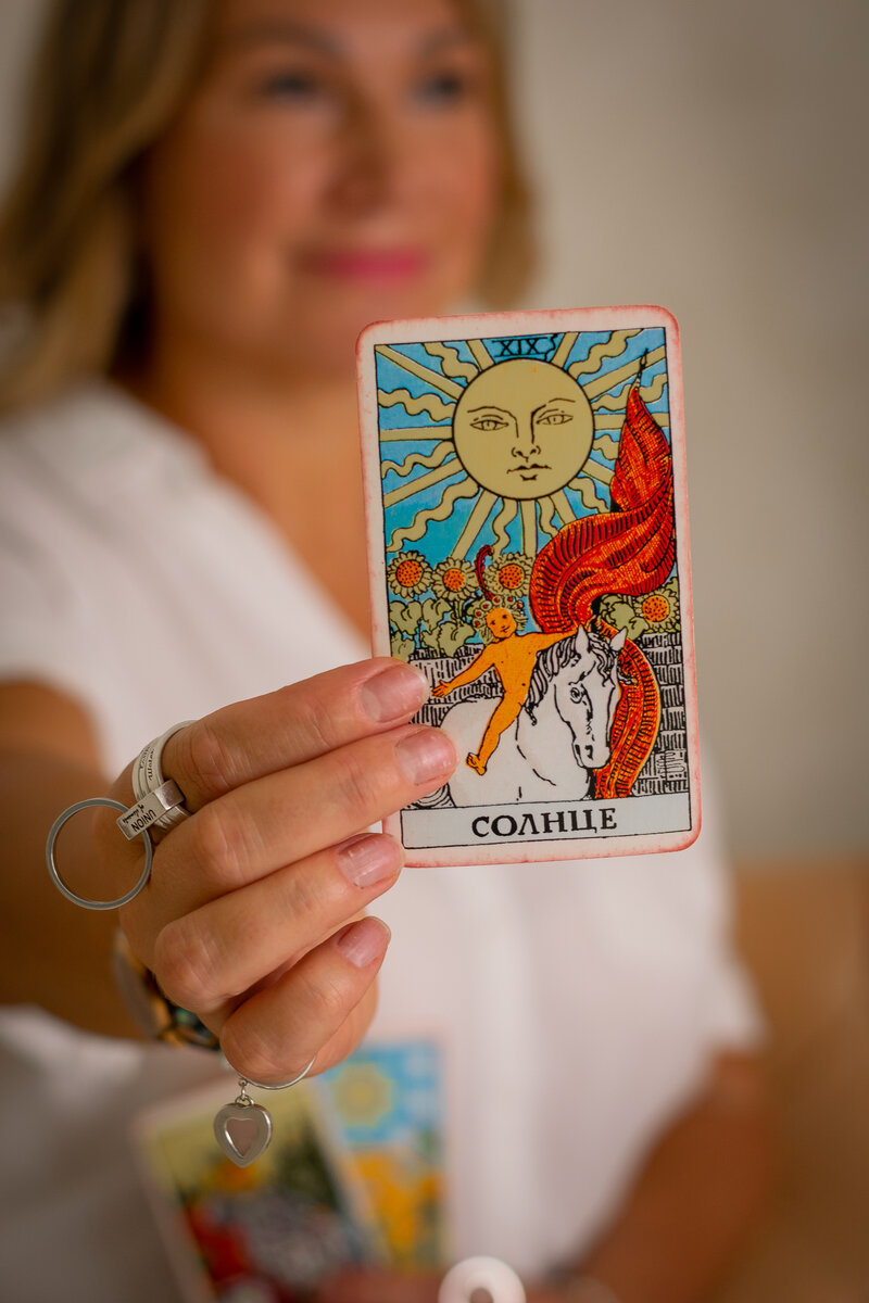 Для участников Клуба специальная цена на расклады Таро и экспресс-консультации