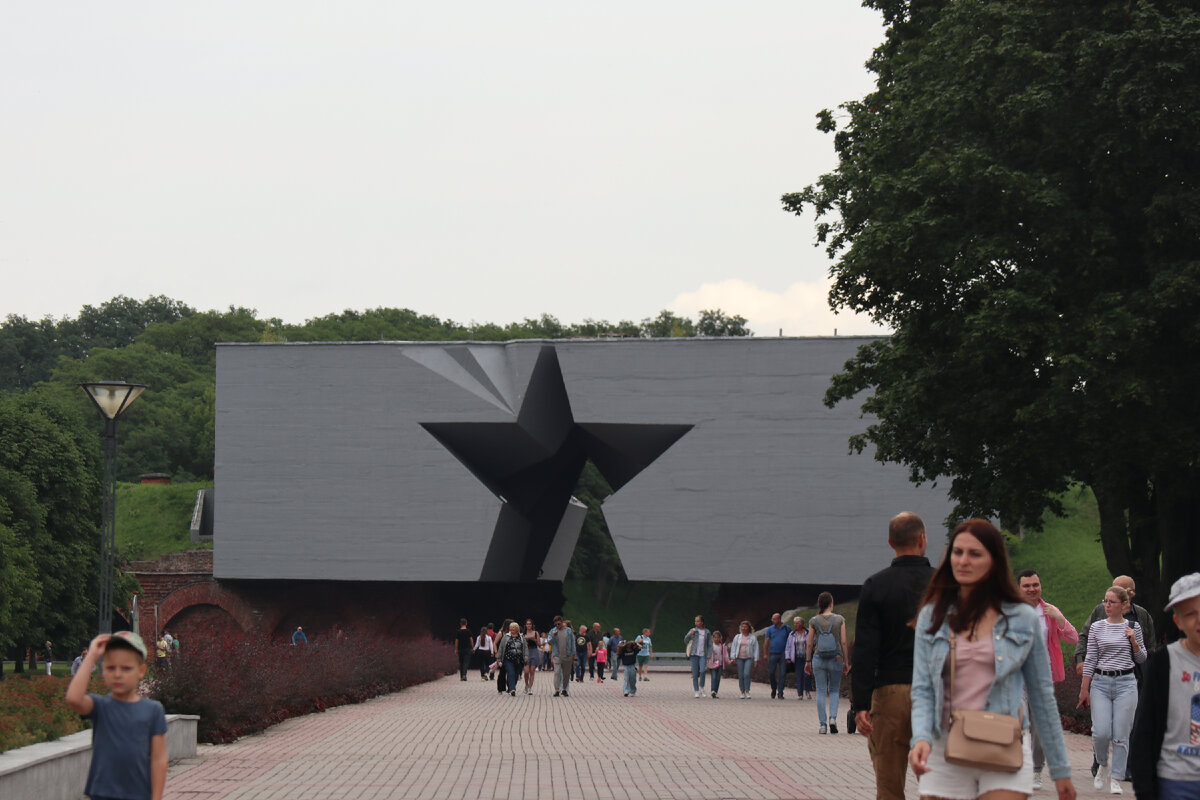 Непростое, но очень важное место: побывала в Брестской крепости | Соло -  путешествия | Дзен