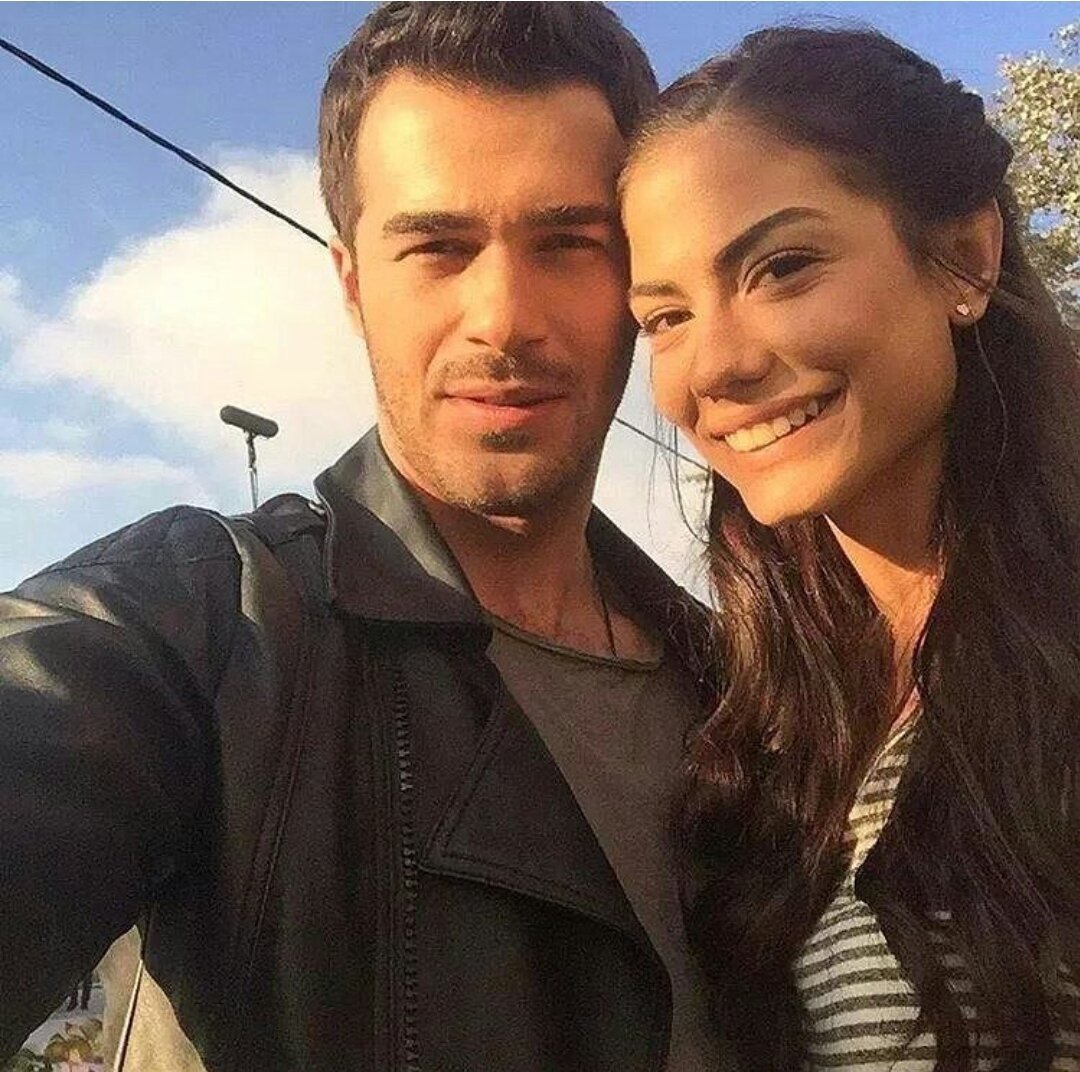 С Демет Оздемир