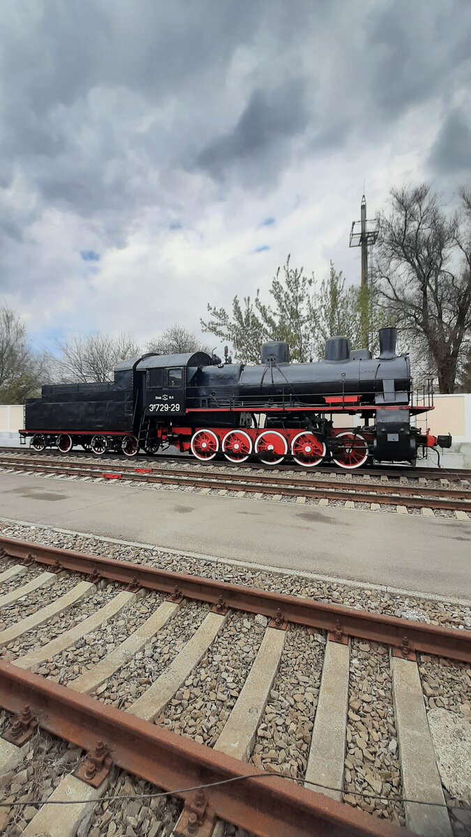 Паровоз Эм-729-29 в музее ЖД Ростова-На-Дону. Фото автора.