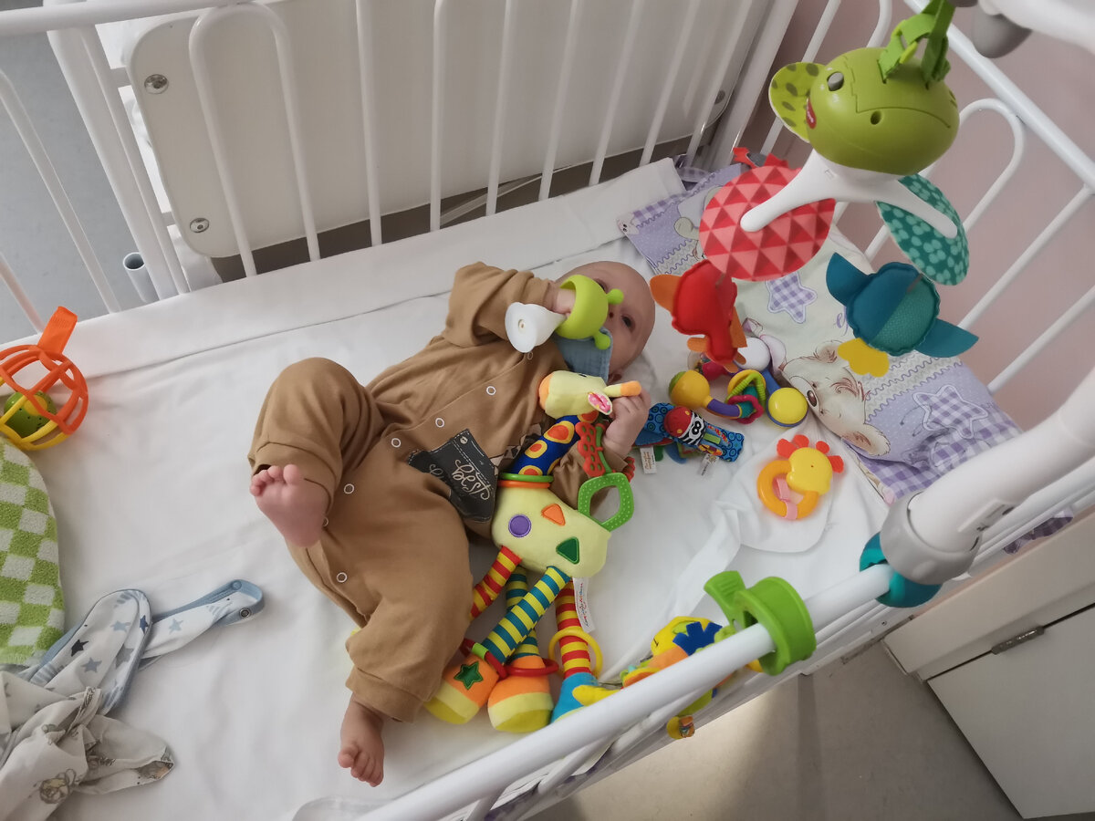 В перинатальном центре. 