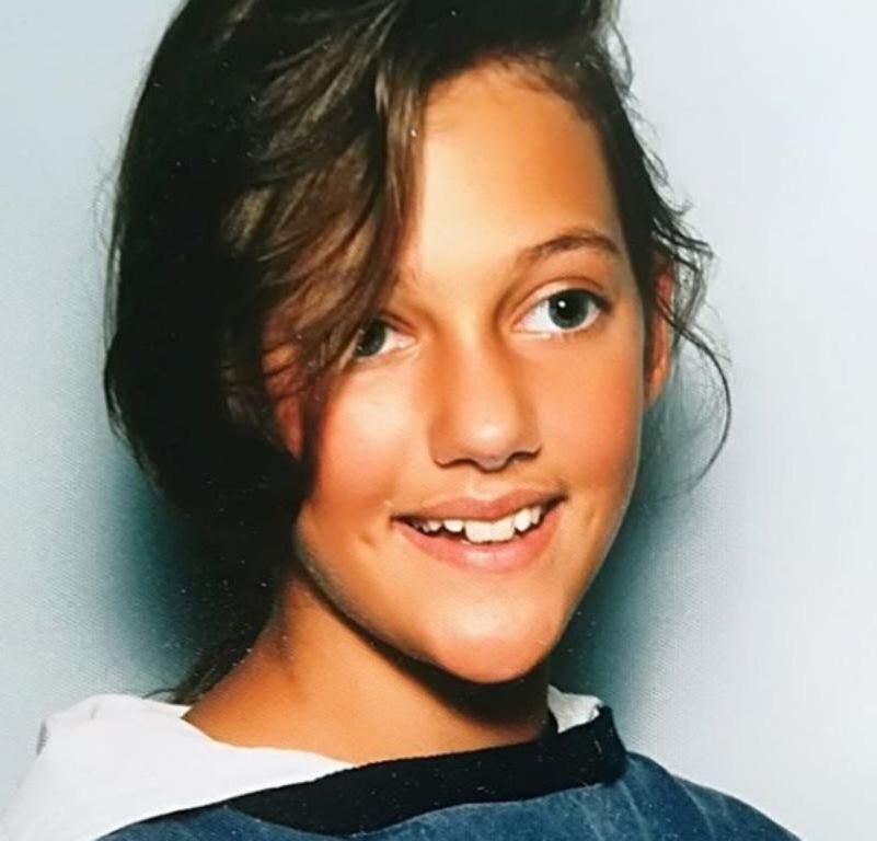      Мерьем Узерли в детстве