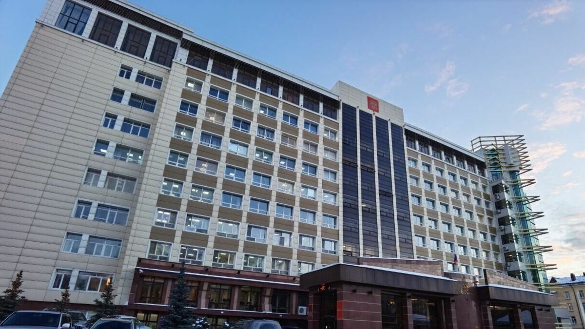     По данным прокуратуры Тюменской области, в Тюмени осужден водитель, устроивший смертельную аварию на шиномонтажной мастерской. Приговор был вынесен 45-летнему местному жителю.