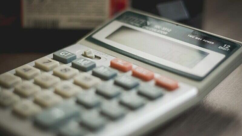     Выпуски цифровых финансовых активов (ЦФА) в РФ существуют менее года, но их объем уже успел достичь почти двух миллиардов рублей, сообщила гендиректор «Атомайза» Екатерина Фроловичева. Компания входит в группу «Интеррос».