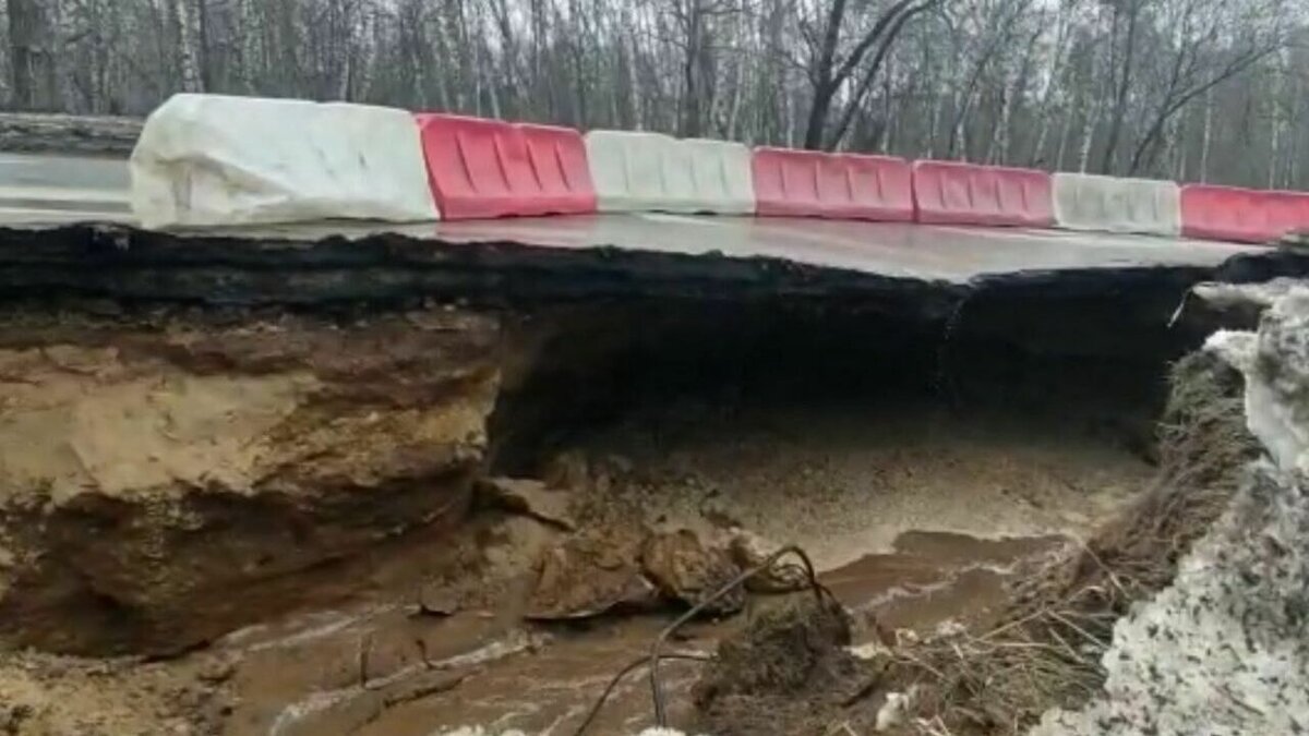     В Казани ограничили улицу Химическая на участке от Васильченко до Тэцевской. Об этом сообщили в администрации Кировского и Московского районов.