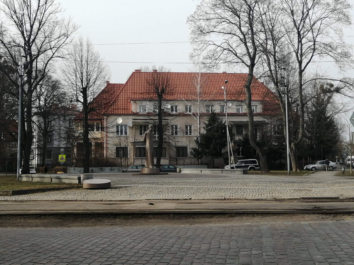 Литовский сквер.