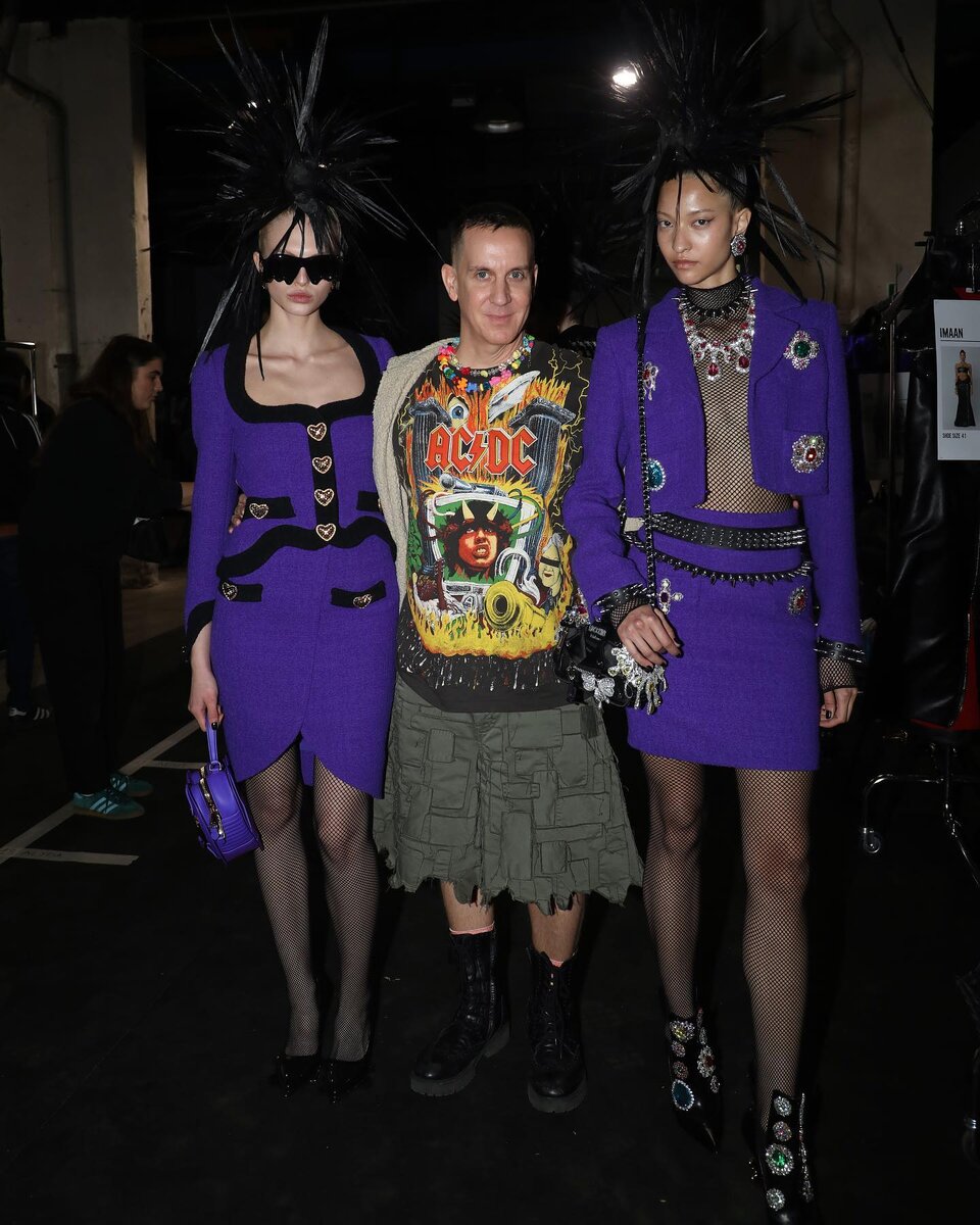    Джереми Скотт с моделями на показе Moschino осень-зима 2023/24АРХИВЫ ПРЕСС-СЛУЖБ