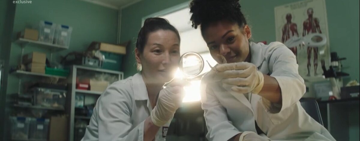 Авторский скриншот канала ЕVRO SERIAL / Сериал "Cледы" (2019/2020) Великобритания