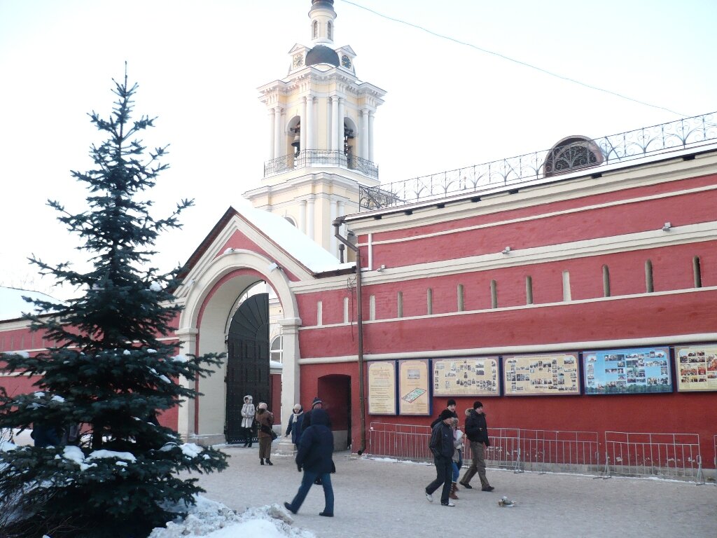 Таким я увидал монастырь в январе 2010 года