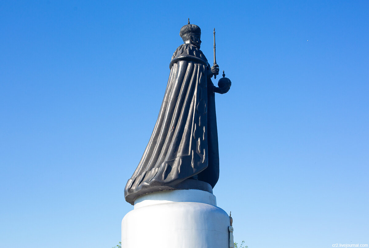 Памятник Николаю II. Тайнинское, Московская область. Фото автора статьи  