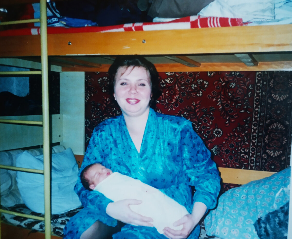 Фото автора. Я и моя дочь. Меня трудно узнать на этой фотографии.