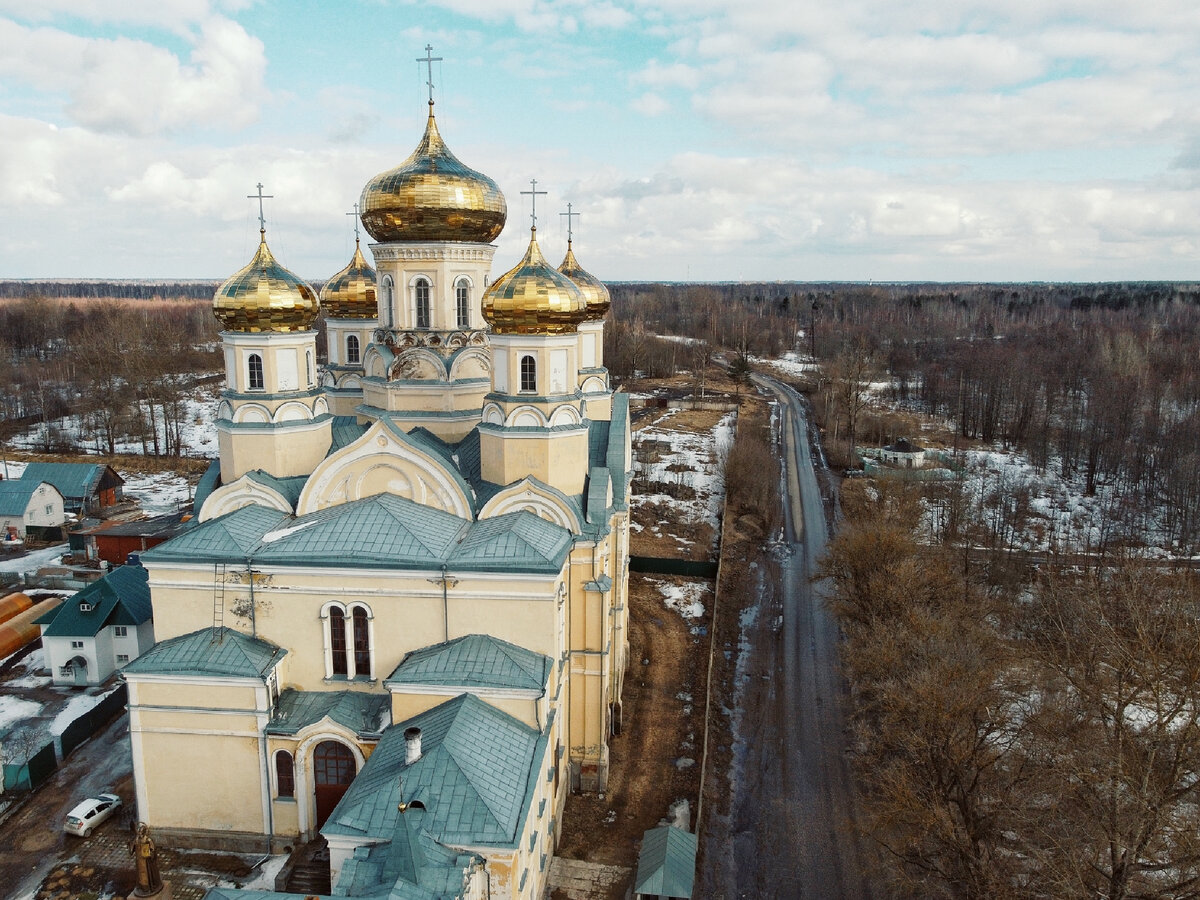 Один из крупнейших и красивейших действующих женских монастырей в России.  Что мы с мужем там увидели | Семья на движе | Дзен