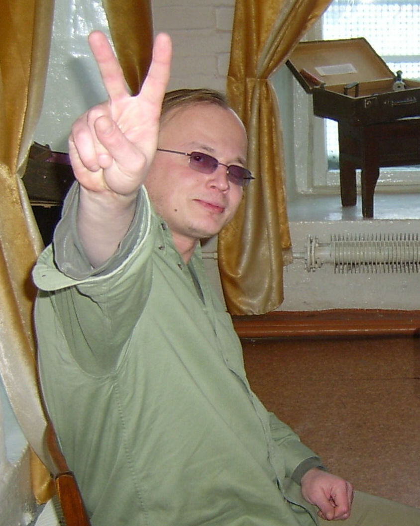 Алесей Сомов в сарапульской галерее "О'берег", февраль 2007 г.