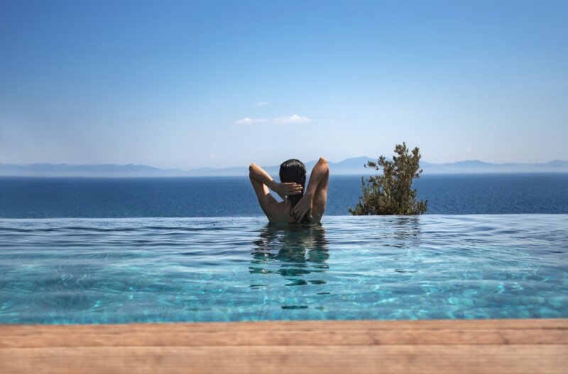 В Six Senses Kaplankaya гостей ждут мягкий белый песок, прозрачная изумрудная вода и непревзойденное обслуживание!