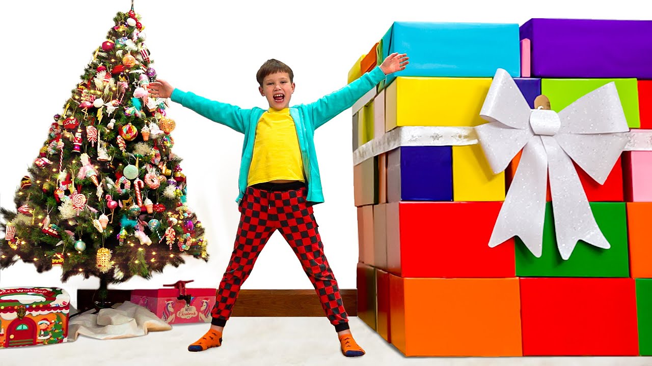 Ёлка катя. Макс играет в игрушки. Макс гифт магазин подарков. Игрушка подарок от макса фолла. Подарок макса кр.