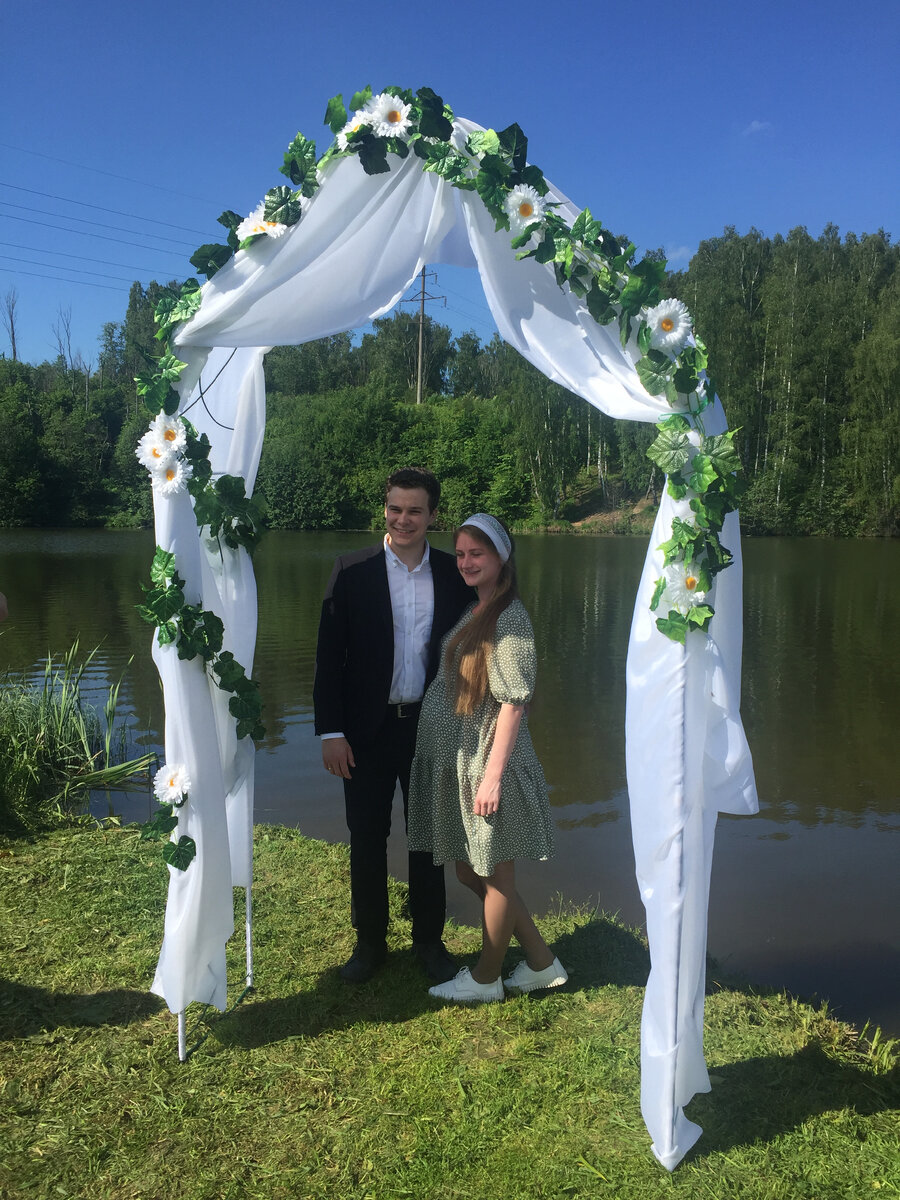 Кажется, сияют.