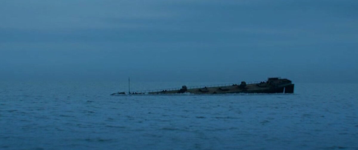 Тонущая баржа (Х.ф. Солнечный удар) 