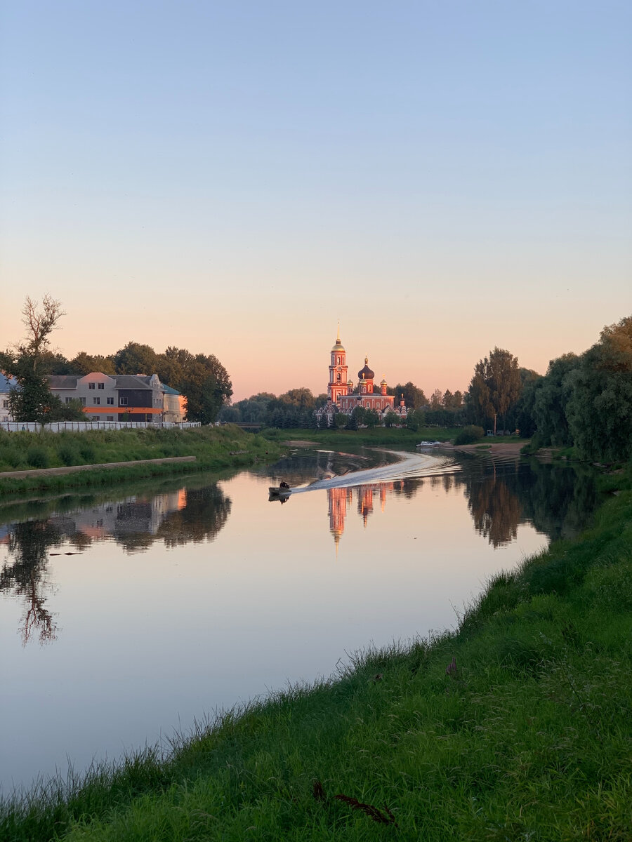 Воскресенский собор на закате