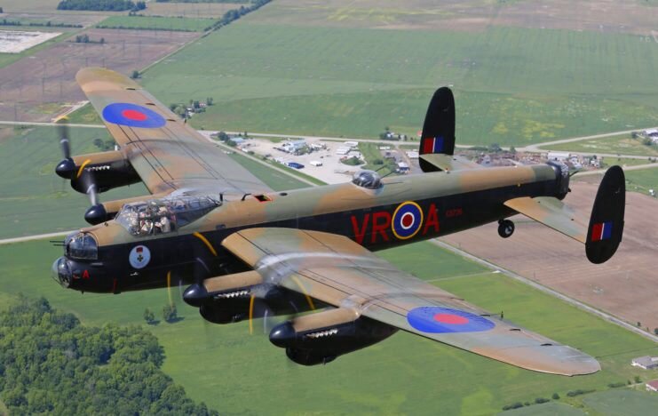 Самолет Lancaster