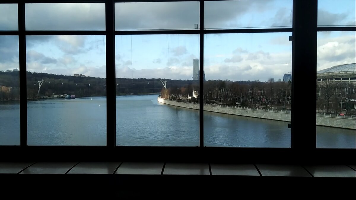 Москва. Воробьевы Горы. Вид со станции метро Воробьевы горы