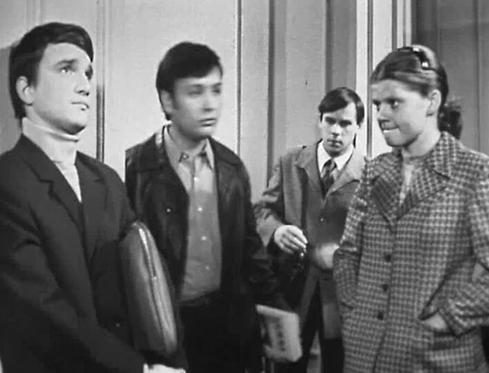 Первая роль в кино Ирины Муравьёвой. Фото: кадр сериала "Разные люди"