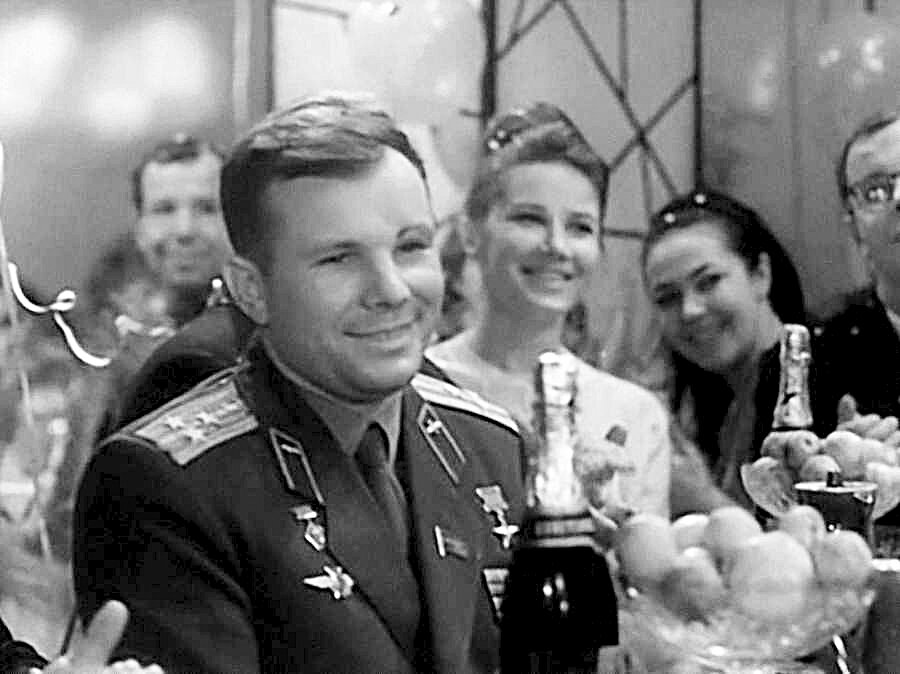 Юрий Гагарин на телепередаче "Голубой огонёк"