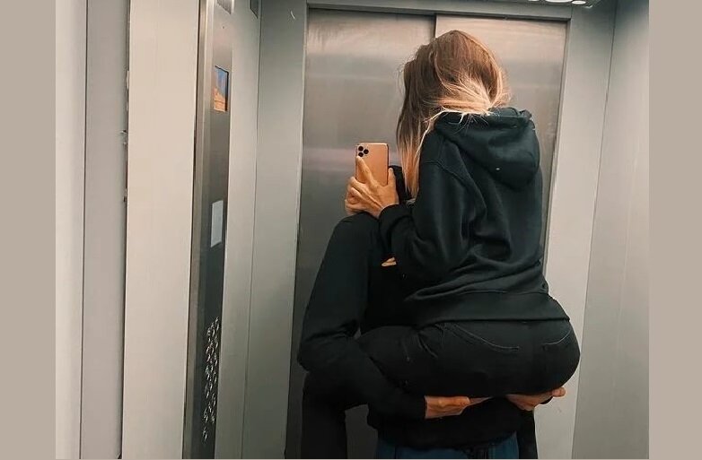 Подруга скрытно. Подруга скрытно