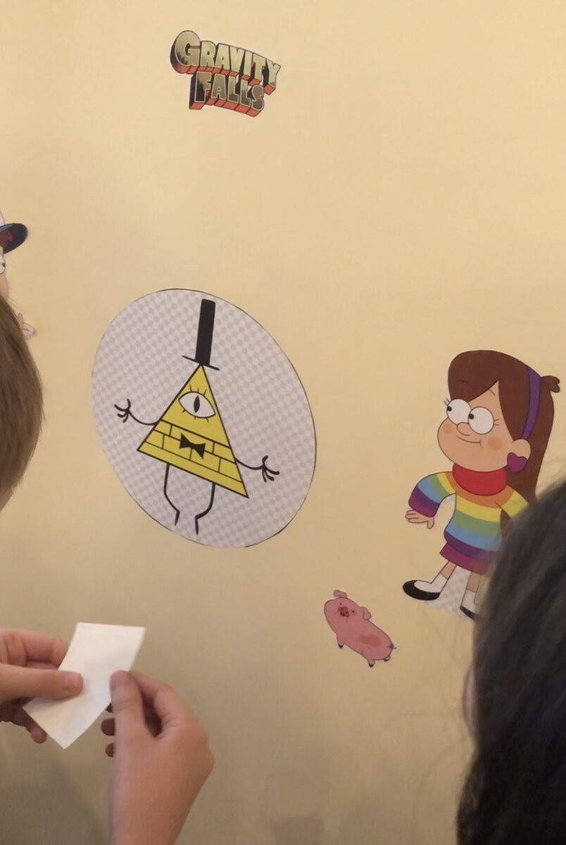 вокруг желтого треугольника собираем символы