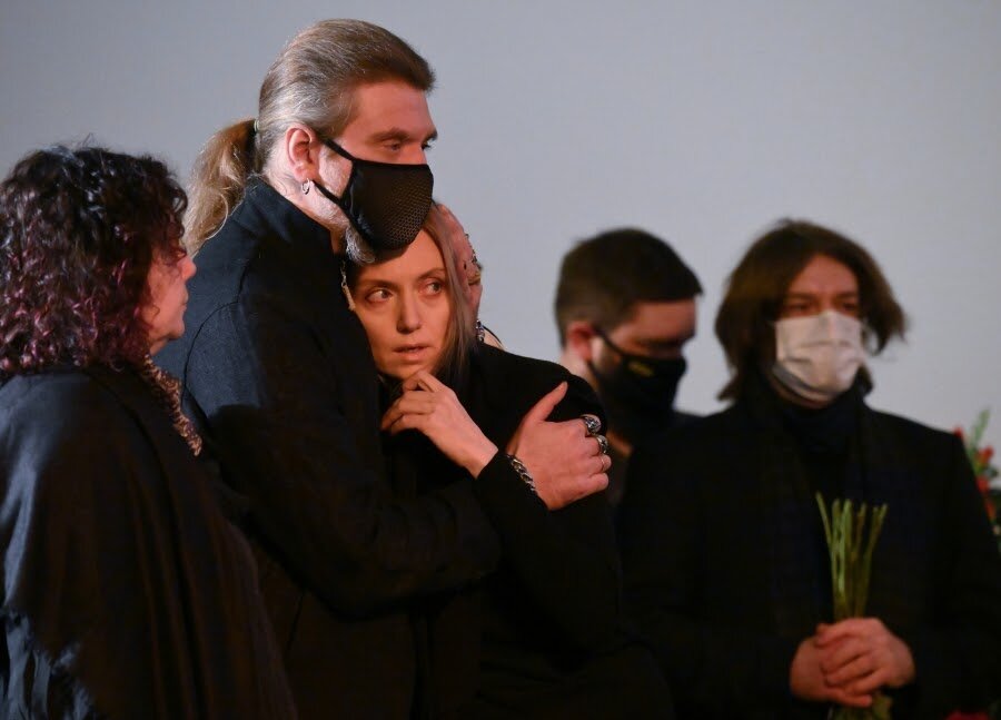 Дети режиссера Иван и Мария Мережко. РИА Новости / Илья Питалев