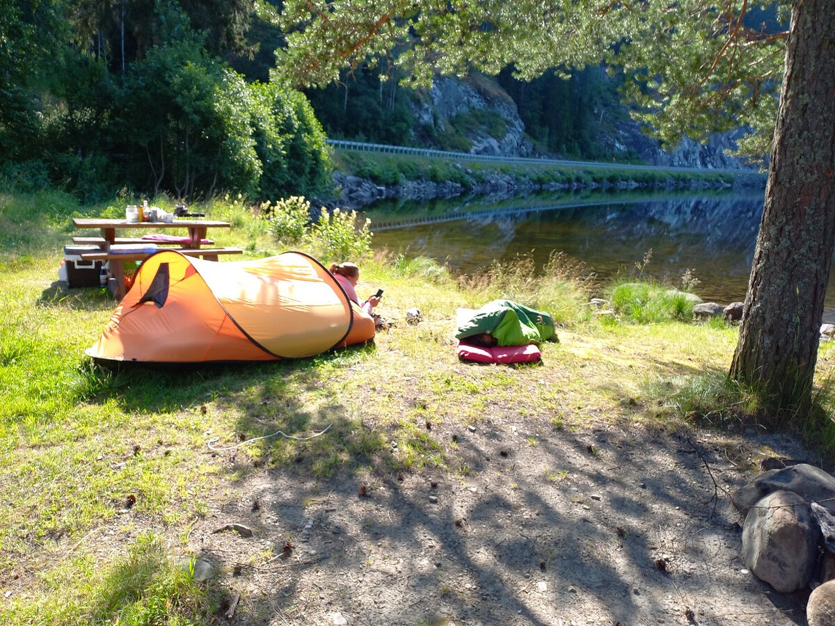 В Норвегии все, что касается доступа к дикой природе, регулируется сводом законов, называемых allemannsretten (право публичного доступа).