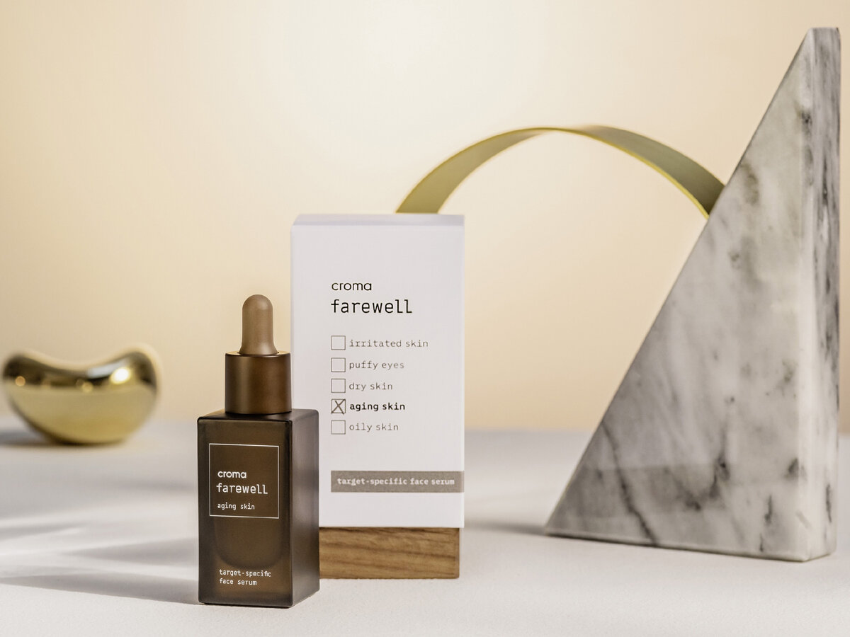 💫 Эффект от применения farewell aging skin Глубоко увлажняет кожу, сохраняет её эластичной и упругой, уменьшает видимые признаки старения, защищает кожу от вредного воздействия окружающей среды.

🌿 Состав: вода, пентиленгликоль, аскорбилглюкозид, молочная кислота, гидроксид натрия, гиалуронат натрия, пропандиол, экстракт семян фасоли мотыльковой, мадекассосид, лизолецитин, камедь склероция, мальтодекстрин, ксантановая камедь, куллулан, глицерил каприлат, оксид кремния, антарктицин

🔬 Действующие ингредиенты:

🔹 Витамин C
- обладает антиоксидантными свойствами;
- стимулирует синтез коллагена;
- нейтрализует воздействие активных форм кислорода.

🔹 Антарктицин
- стимулирует синтез гиалуроновой кислоты и эластина;
- повышает барьерную функцию кожи;
- значительное уменьшает видимость “гусиных лапок”.

🔹 Мадекассосид
- повышает эластичность и упругость кожи;
- способствует увлажнению кожи;
- уменьшает покраснения и оказывает успокаивающее действие.

🔹 Экстракт семян фасоли мотыльковой
- стимулирует клеточное обновление;
- стимулирует синтез коллагена;
- уменьшает видимость морщин.

Преимущества farewell aging skin
✔ Сочетание гиалуроновой кислоты и эффективных современных ингредиентов
Инновационная формула содержит антиоксиданты, например, витамин С и мадекассосид, мягкую растительную альтернативу ретинолу, для борьбы с признаками старения и сияния кожи

✔ Сыворотки farewell произведены по принципам clean beauty
Cыворотки линейки полностью веганские, не тестируются на животных и не содержат опасных или спорных ингредиентов. 🐇

Обратите внимание, что компания Corneal – эксклюзивный представитель фармацевтической компании Croma-Pharma в России.
Покупая препараты в нашем интернет-магазине, вы можете быть уверены в их подлинности и качестве.

#сывороткиfarewell