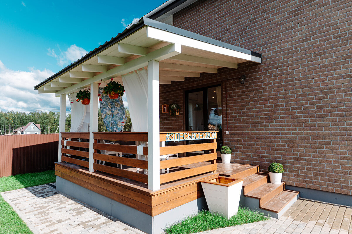 Готовая терраса в шоу-руме компании DMITRY DOM