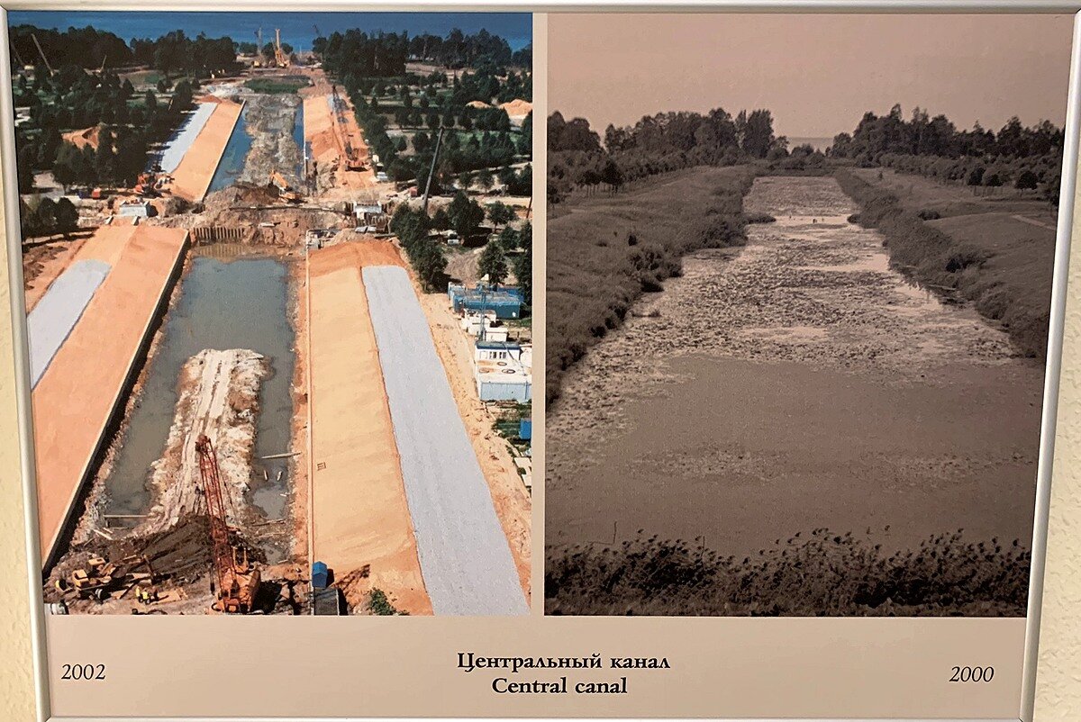 Исторические фотографии Константиновского дворца, выставка в цокольном этаже