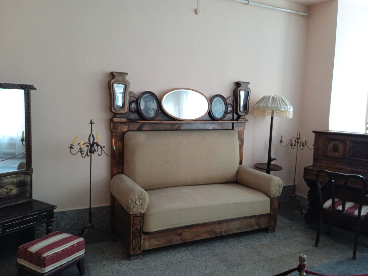 Мини-музей актрисы М. А. Генераловой. 