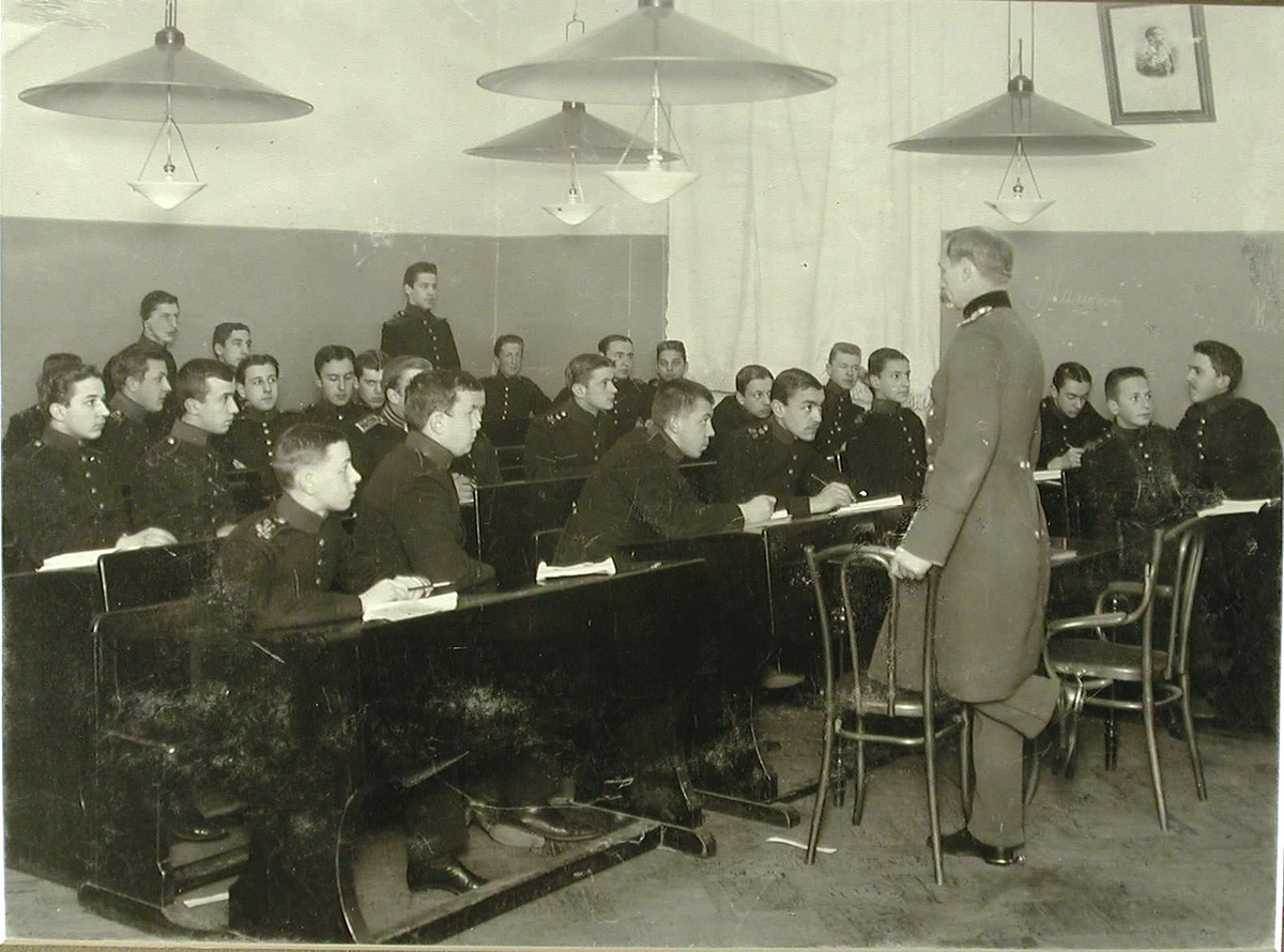 Ученики одного из военных корпусов в царской России 