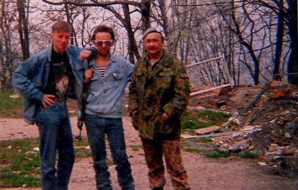 Олег Валецкий, Валерий Гаврилин(в центре) и офицер русбата.