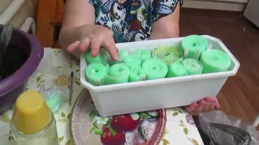 Я всегда ставлю все в большой контейнер. Не забудьте подписать, где что