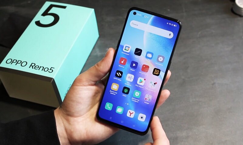 Горячая новинка OPPO, готовая наделать шума в среднебюджетном сегменте. Скрин: YouTube-канал Gadget Page