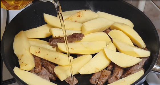Картофель, тушеный по-Венгерски, пошаговый рецепт на ккал, фото, ингредиенты - Sashen'ka