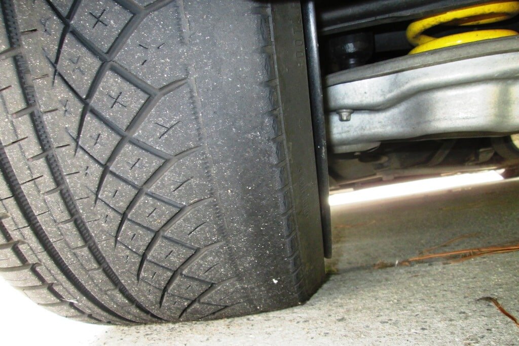 Если вы увидели что то подобное, то в срочном порядке нужно обратиться на сход развал.