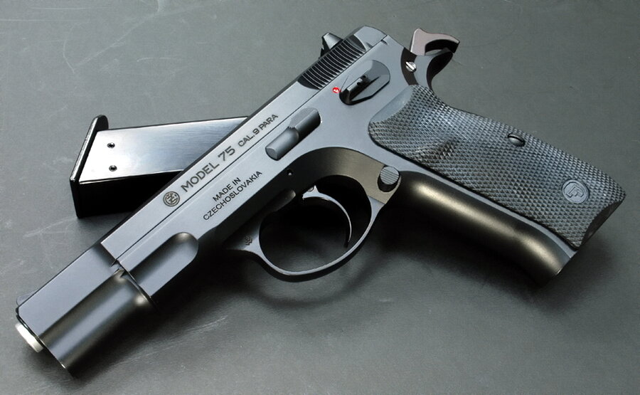  Базовая модель пистолета CZ 75, ёмкость магазина — 16 патронов 9×19 Парабеллум