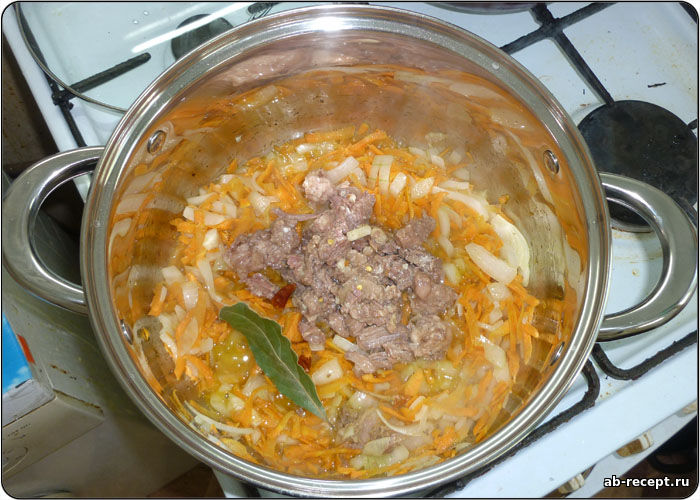 Рецепт тушеной картошки с мясом и грибами