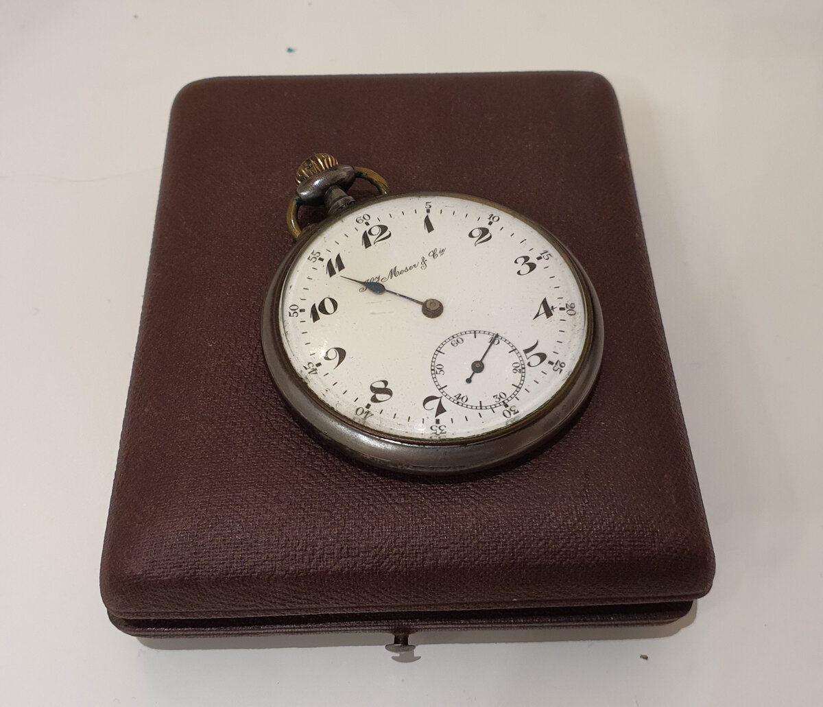 А вот и сами часы