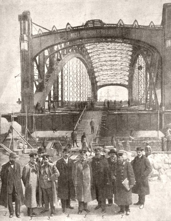 Строительство моста, фотография ок. 1910 года. Public Domain, Wikimedia