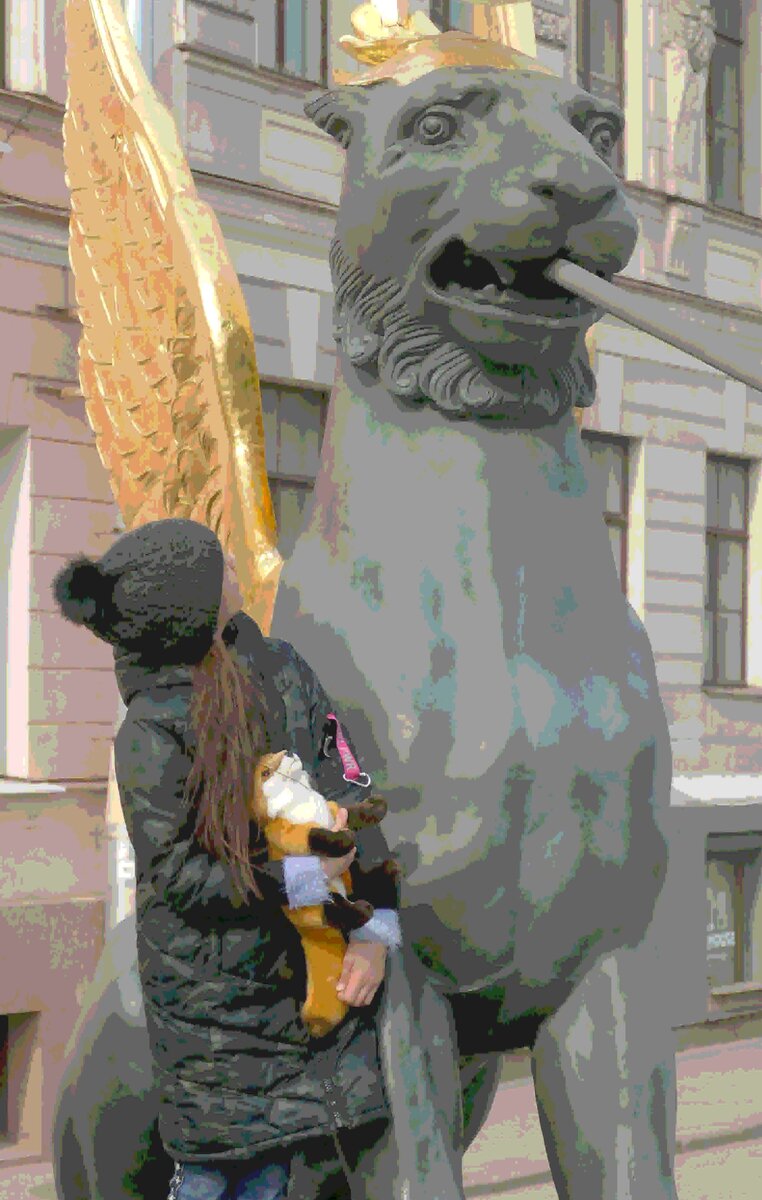 Не делайте так. Реставрация Грифонов стоит городу столько, сколько вам за всю жизнь не заработать.