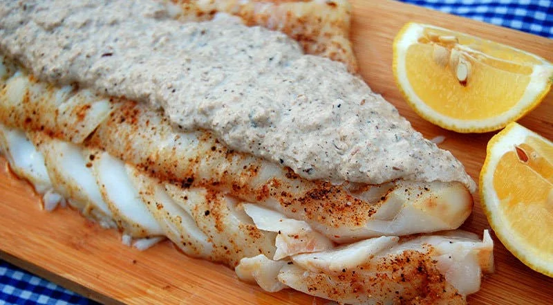 Треска под грибным соусом