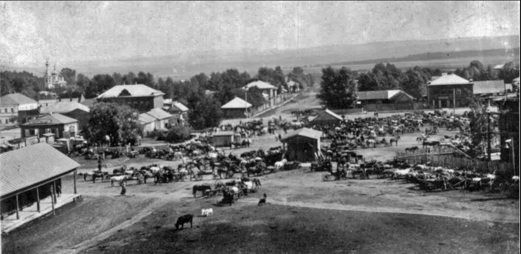 Так раньше выглядела базарная площадь в Оханске