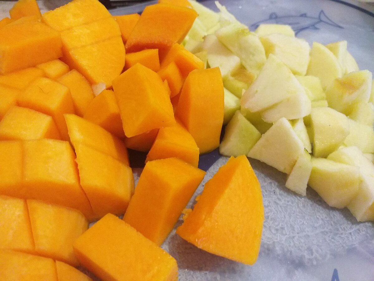 Запеченные Тыква+яблоко и творог тоже очень вкусно в лаваше