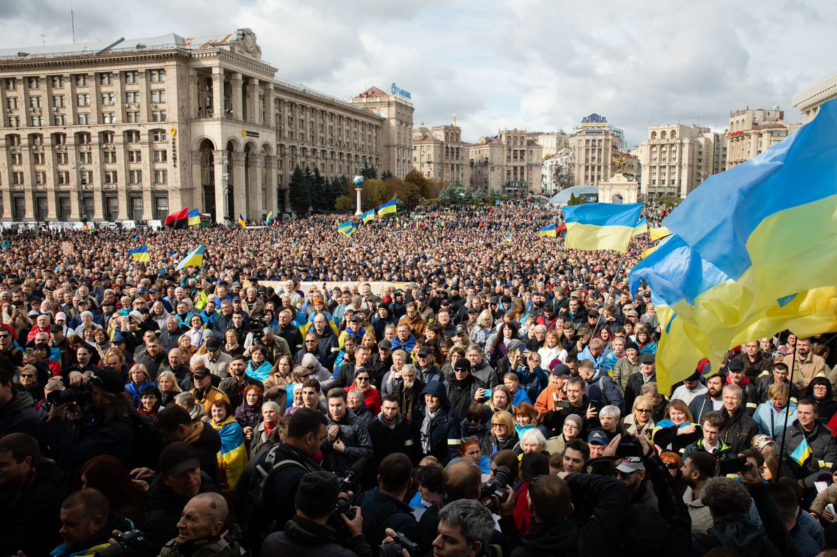 Фото: Площадь независимости в Киеве. 2014 год. (Начиналось всё так).
