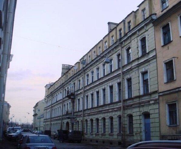 До Гумилева в доме жили архитектор Щусев и художник Брюллов. Фото: citywalls.ru